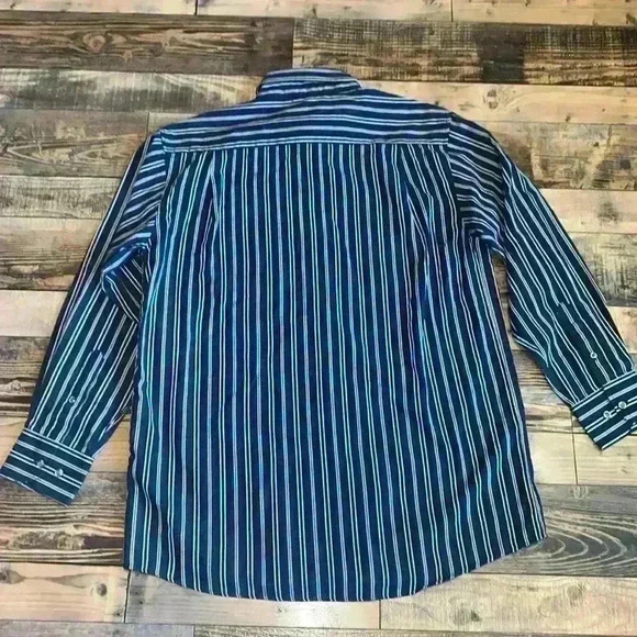 Mens Beverly Hills Polo Club size Medium button up - Picture 4 of 4